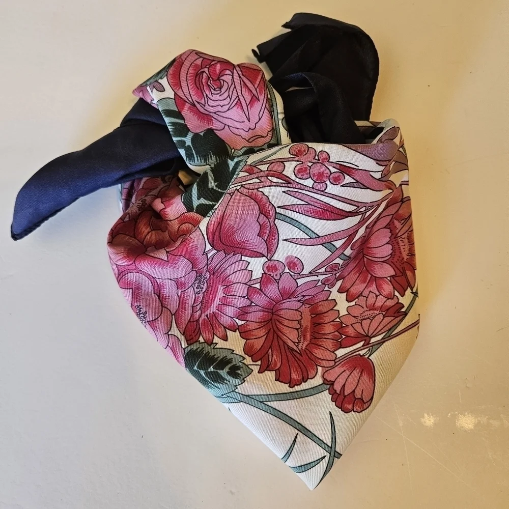 Overseas Advantage INC 100% polyester Blue& pink flowers 27